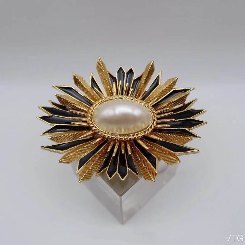 Balenciaga Brooch 05lyr06